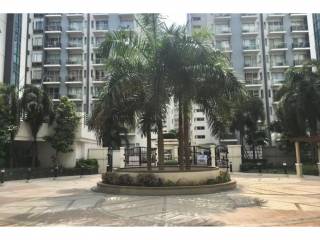 Palm Tree 2 - Studio Condo with Parking For Sale in Newport City, Pasay