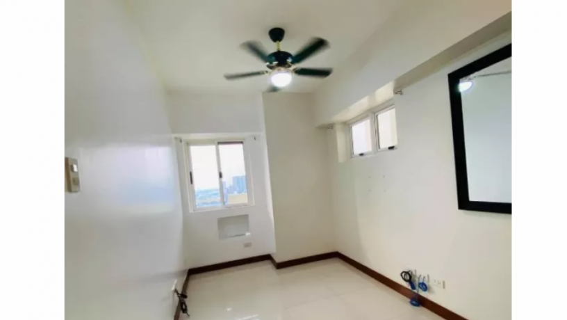 for-sale-1br-unit-in-brio-tower-along-edsa-guadalupe-makati-guadalupe-viejo-makati-big-2