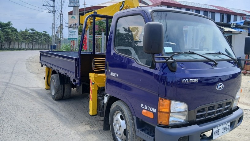 hyundai-boom-truck-big-2
