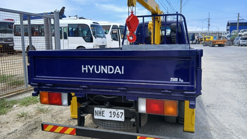hyundai-boom-truck-big-3