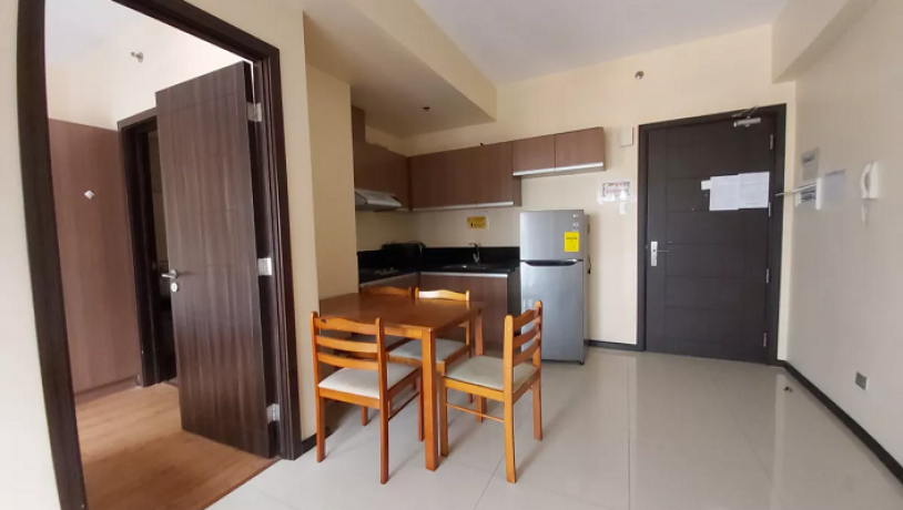 one-bedroom-unit-for-sale-in-the-radiance-manila-bay-pasay-city-big-3