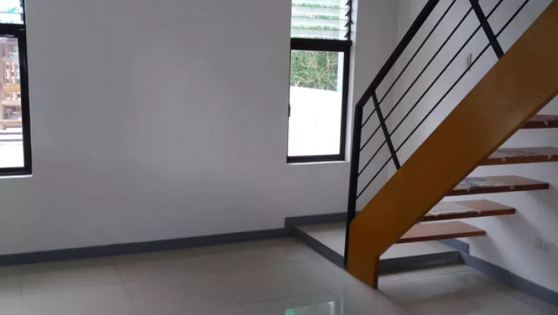 corner-lot-townhouse-in-muntinlupa-big-3