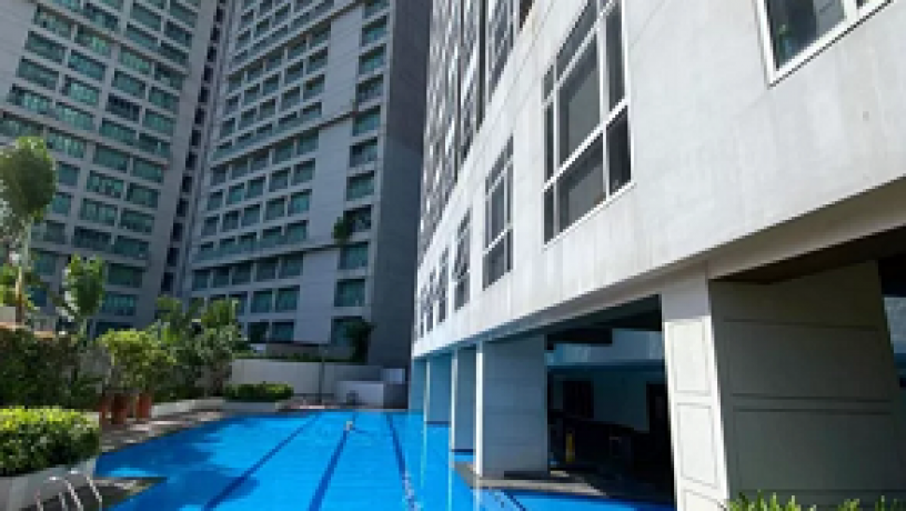 1br-condominium-w-balcony-and-parking-included-at-east-tower-of-twin-oaks-place-big-4