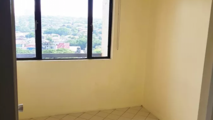 for-sale-2-bedroom-with-2-solo-parking-slots-at-eastwood-quezon-city-big-3