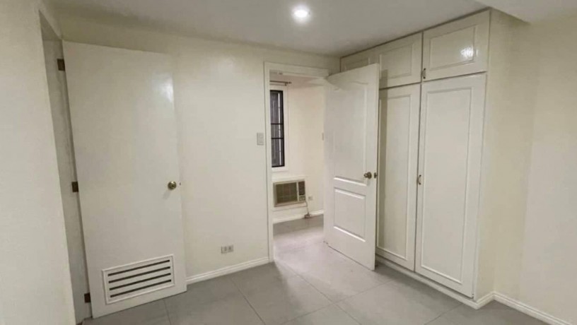 2-bedroom-2-full-bath-condo-unit-for-rent-unit-305-in-paco-manila-big-3