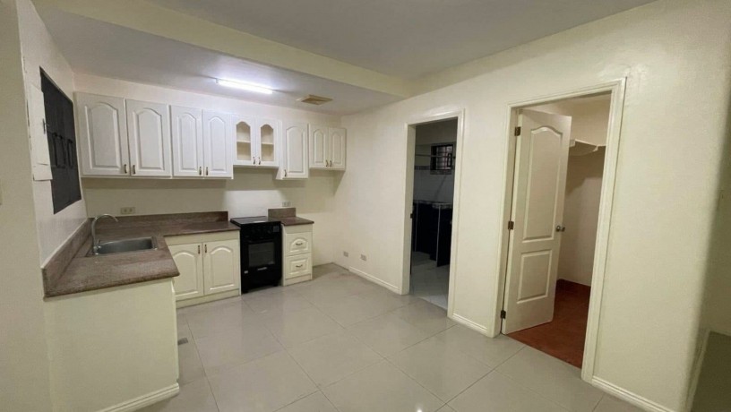 2-bedroom-2-full-bath-condo-unit-for-rent-unit-305-in-paco-manila-big-0