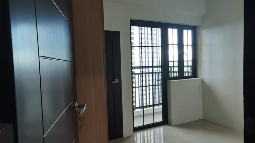 qc-2-bedroom-w-balcony-for-sale-along-katipunan-near-ateneo-big-2