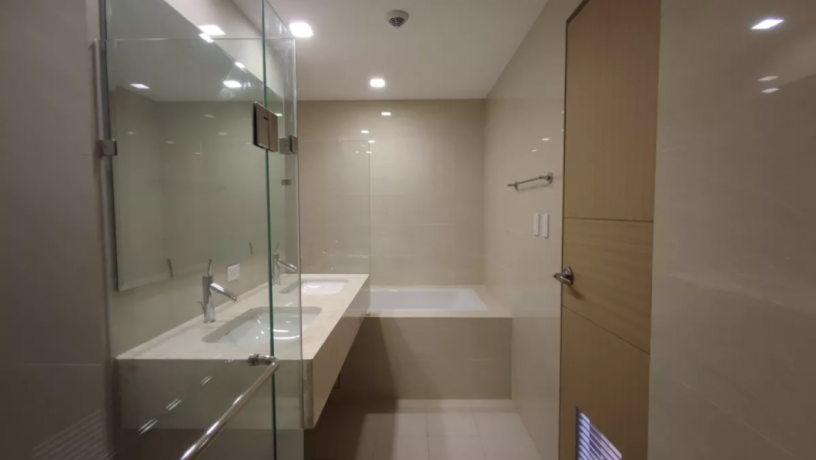 rfo-2-bedroom-unit-for-sale-at-the-albany-mckinley-hill-taguig-city-big-3