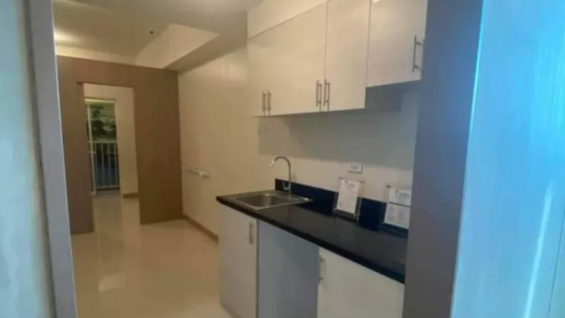 1-bedroom-condominium-unit-for-sale-at-twin-residences-las-pinas-city-big-3