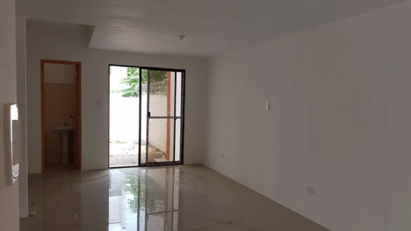 townhouse-with-and-2-storey-in-commonwealth-heights-subd-quezon-city-ph2715-big-4