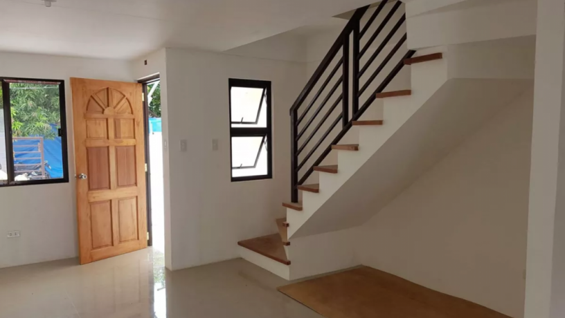 townhouse-with-and-2-storey-in-commonwealth-heights-subd-quezon-city-ph2715-big-5